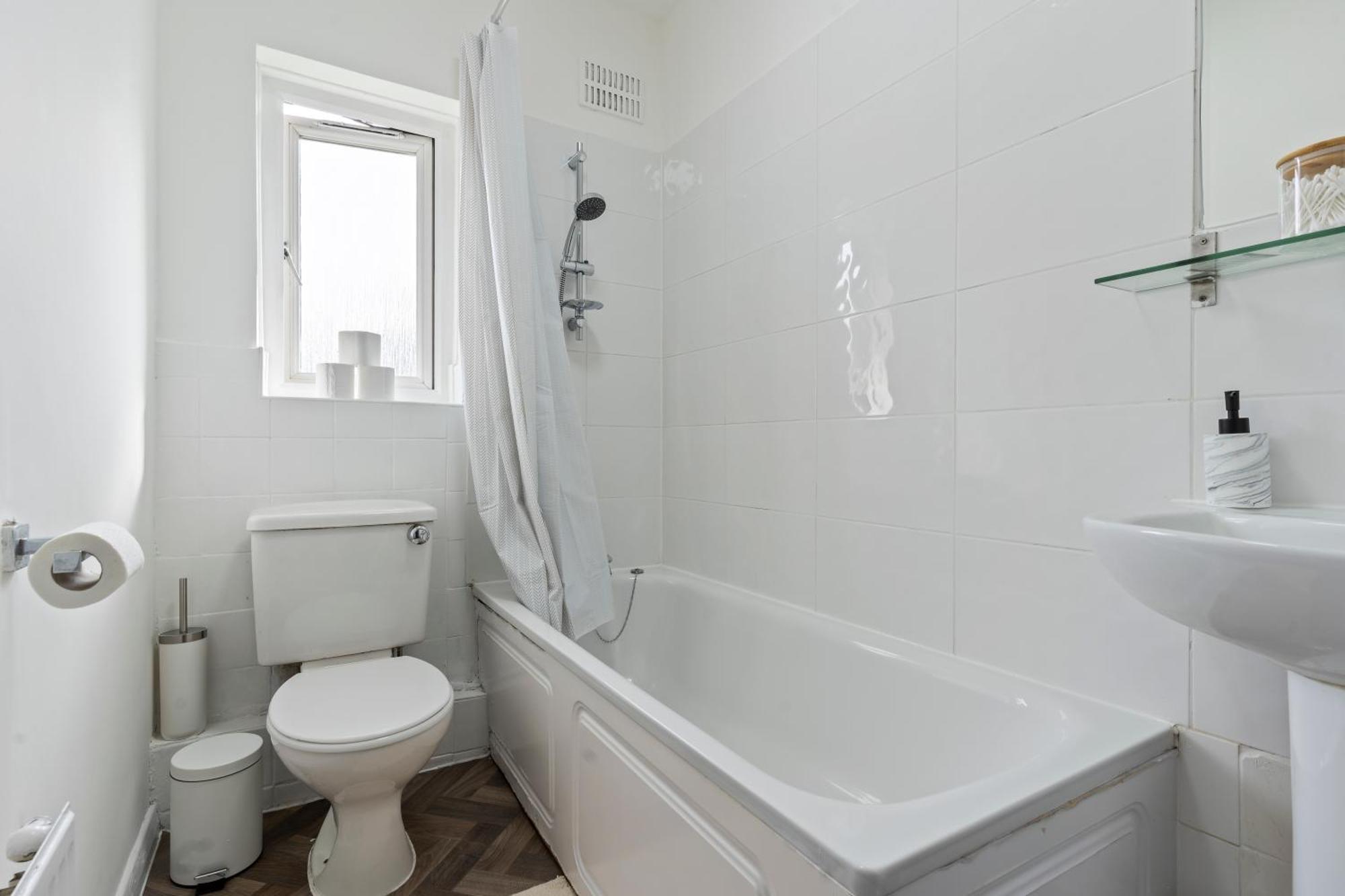 Wembley Haven, Lovely 2 Bed Next To Stadium Londra