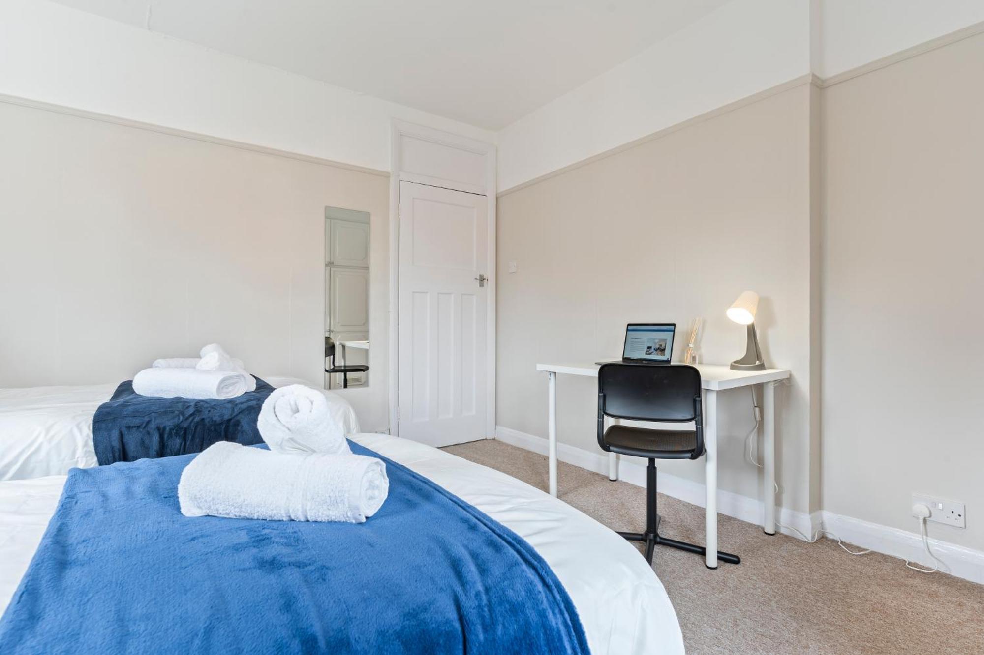 Wembley Haven, Lovely 2 Bed Next To Stadium Londra
